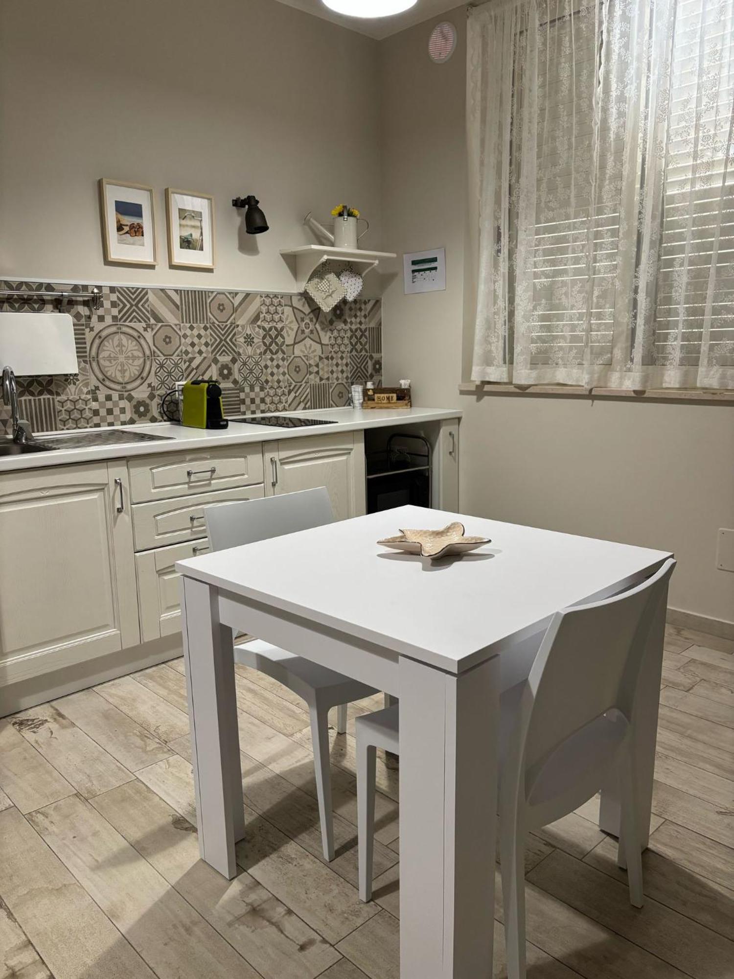 Appartamento Con Patio Monopoli Exteriör bild