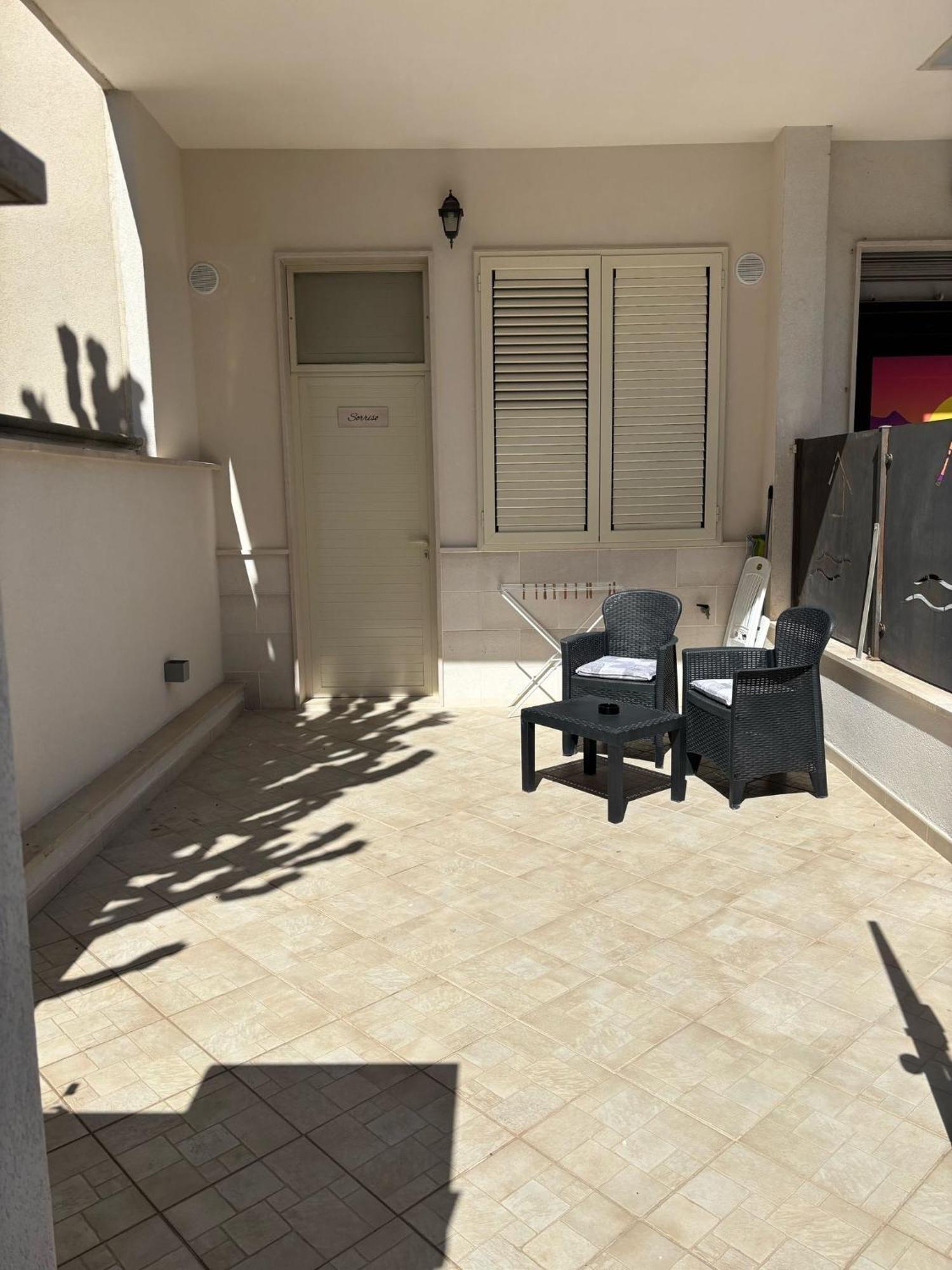 Appartamento Con Patio Monopoli Exteriör bild